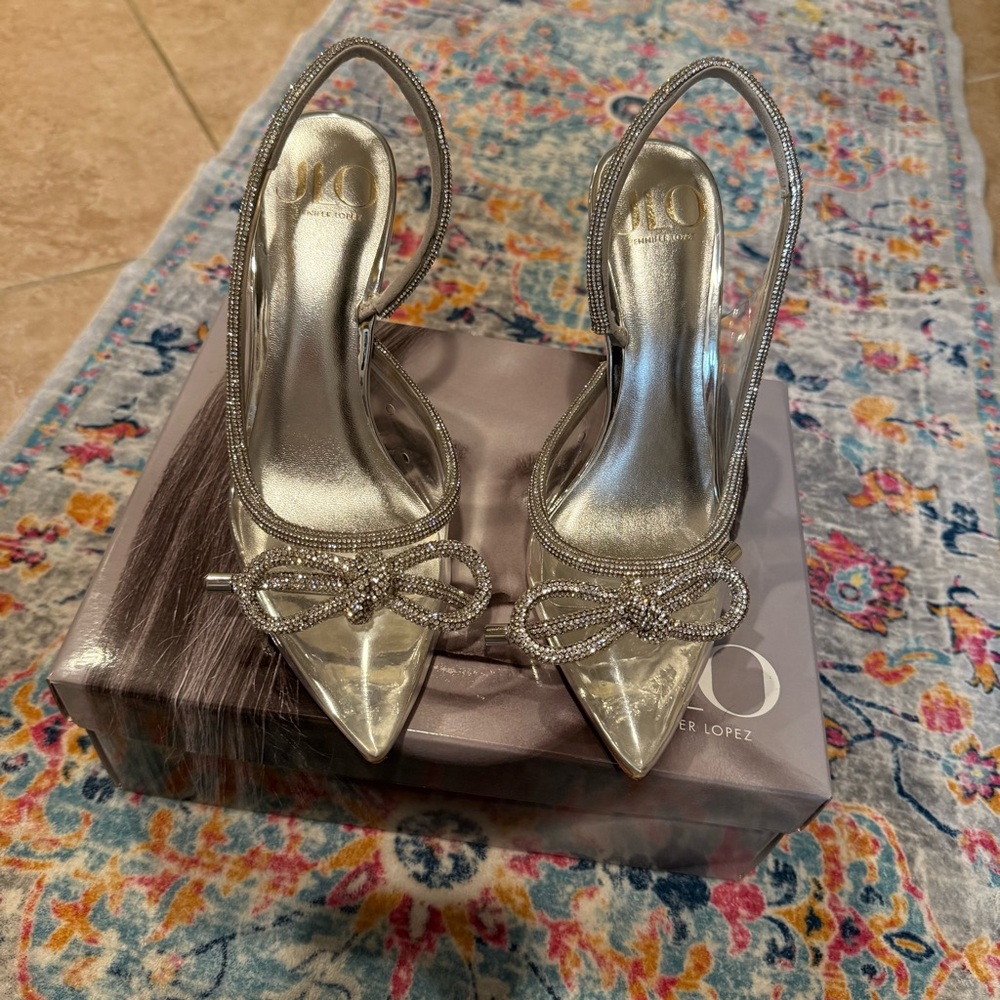 JLO Clear Silver Women’s Crystal Embellished Heels with Bow Accent 7.5 Women 🩶✨🎀